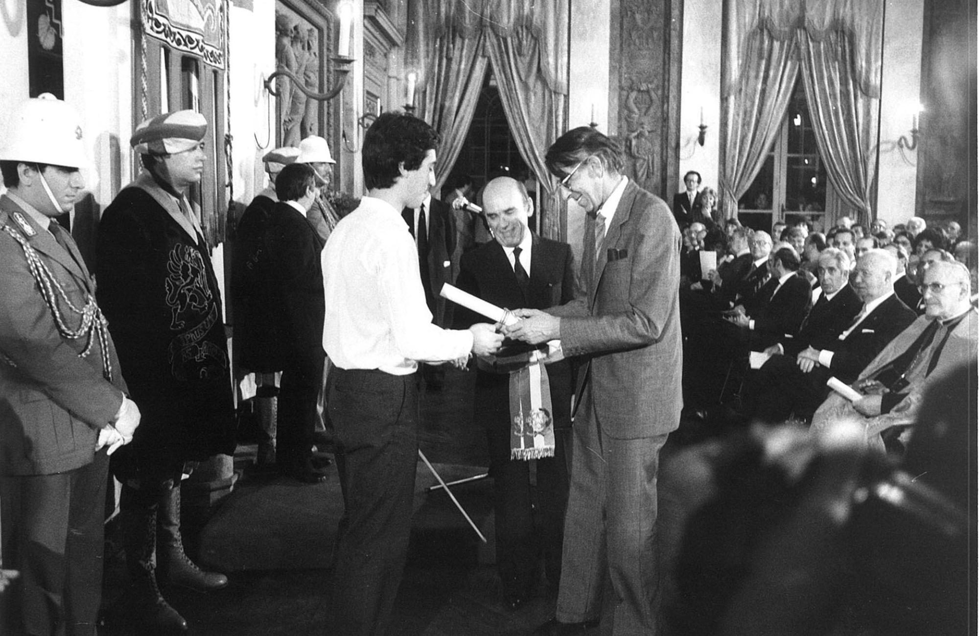 Premiazione di Dmitri Berlinski (1° premio) al Premio Paganini 1985
