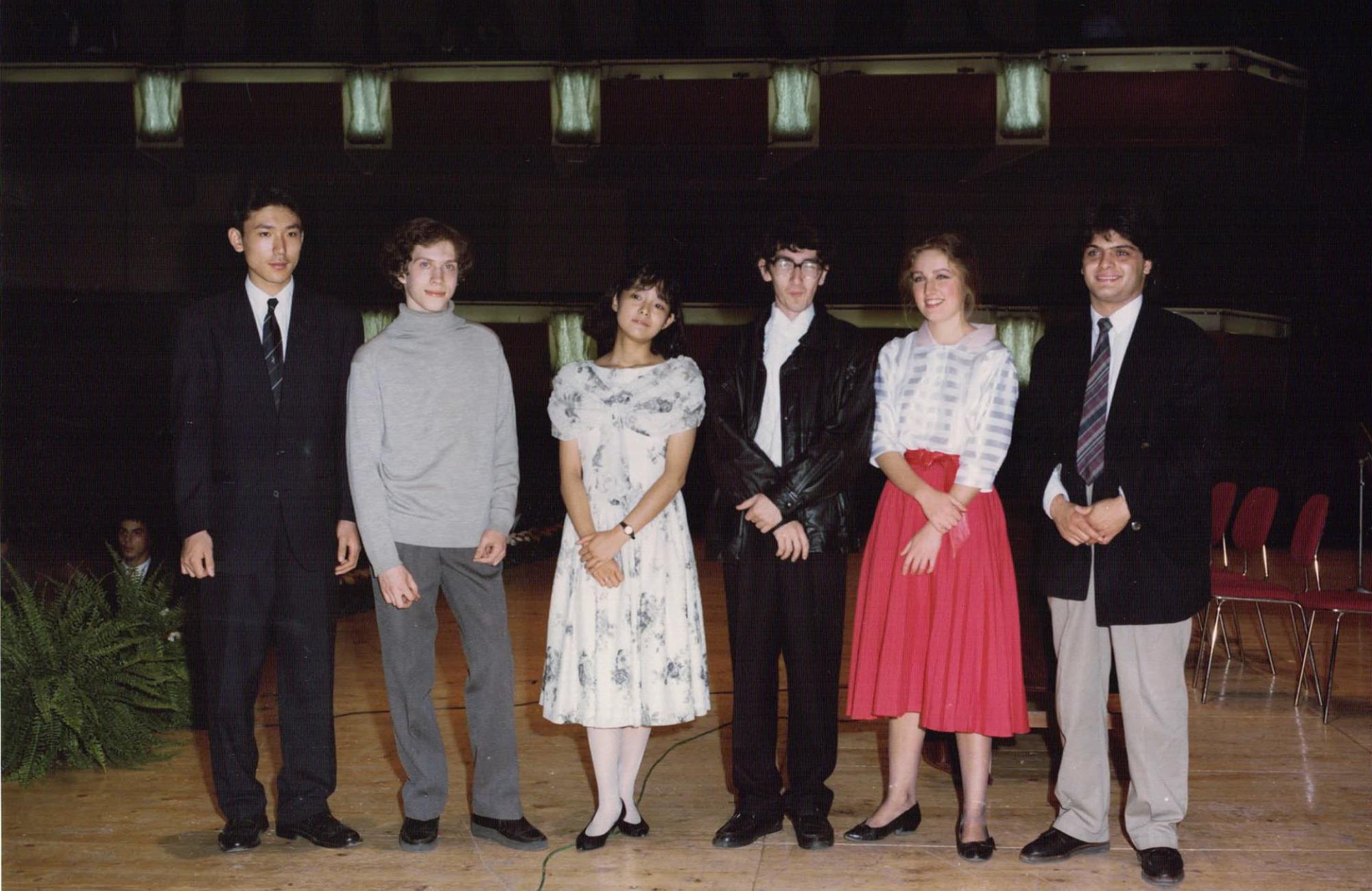 I finalisti dell'edizione del 1989, da sinistra: Nimura e Sekler (6 premio ex aequo), Kawada (5°), Pokhanovski (3°), Chebotarova (4°) e Vassilev (2°)