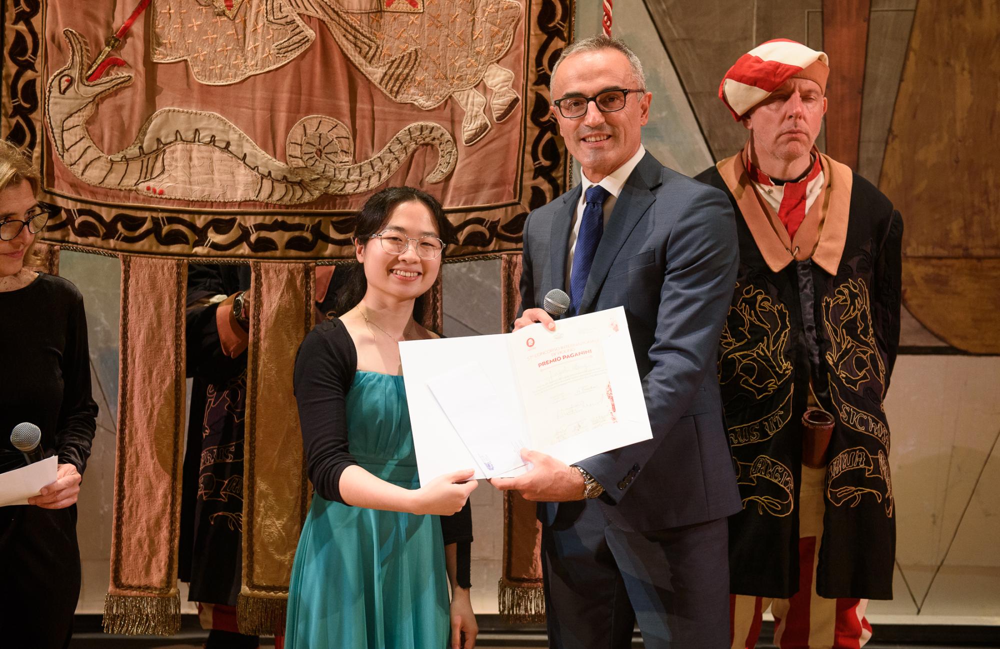 Special Prize in memory of Maestro Mario Ruminelli to Jingzhi Zhang 