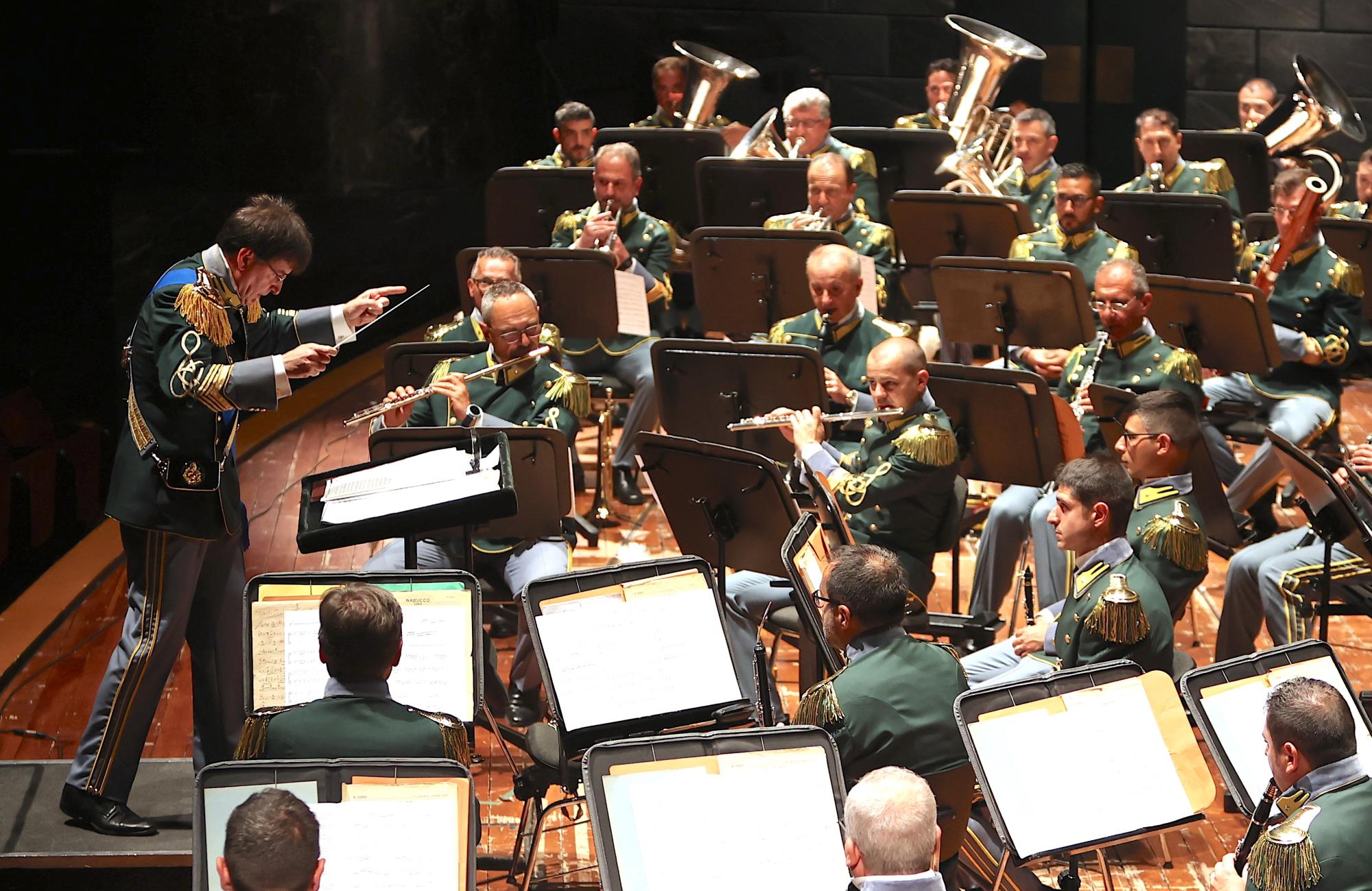 Il Maestro Ingrosso dirige la Banda musicale della Guardia di Finanza al Teatro Carlo Felice
