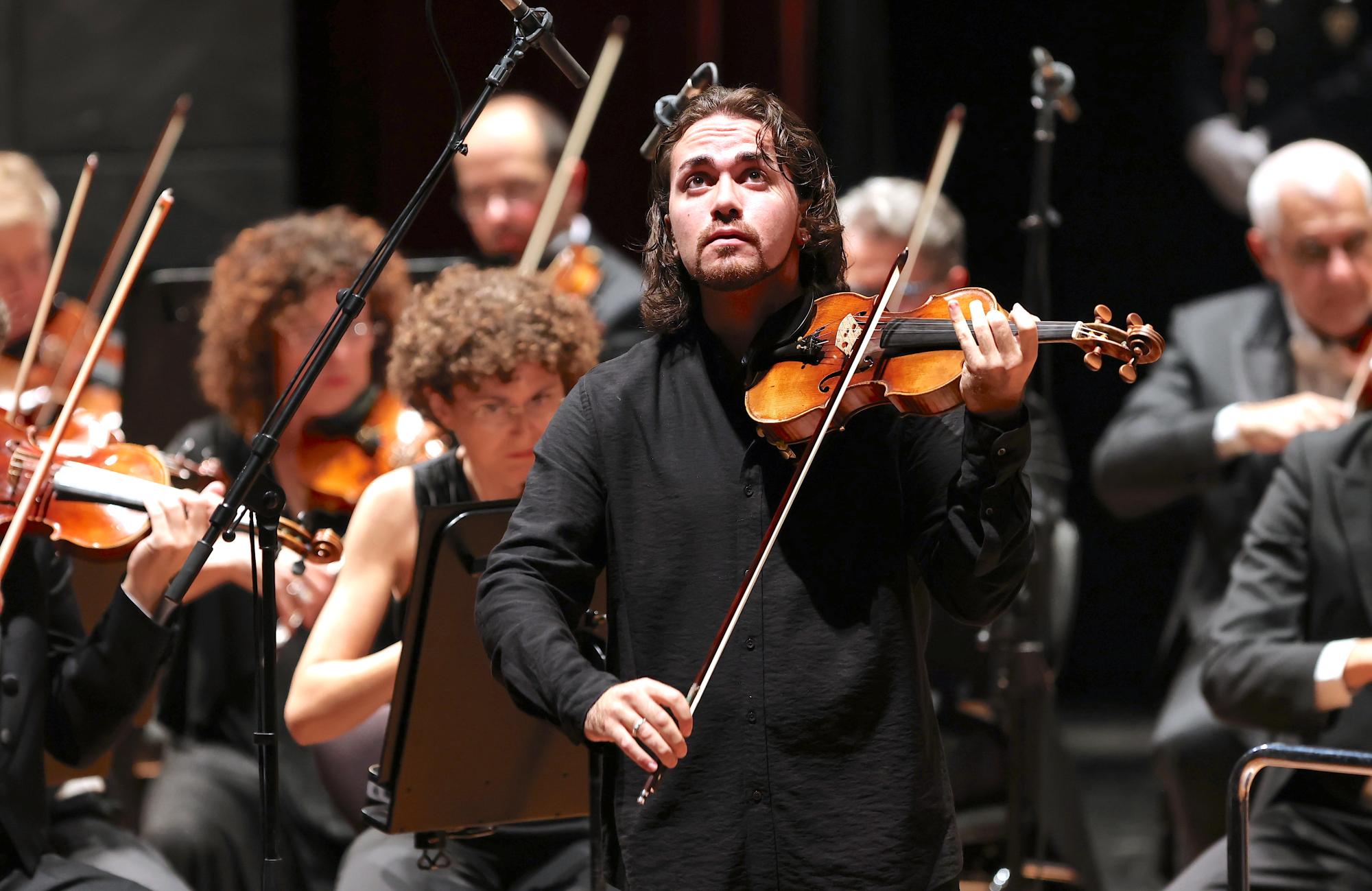 Giuseppe Gibboni con il "Cannone" al Concerto del 5 ottobre 2022