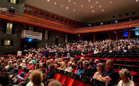 Pubblico al Teatro Carlo Felice