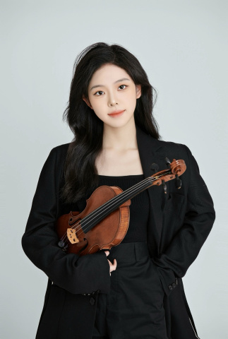 HOU YIYANG